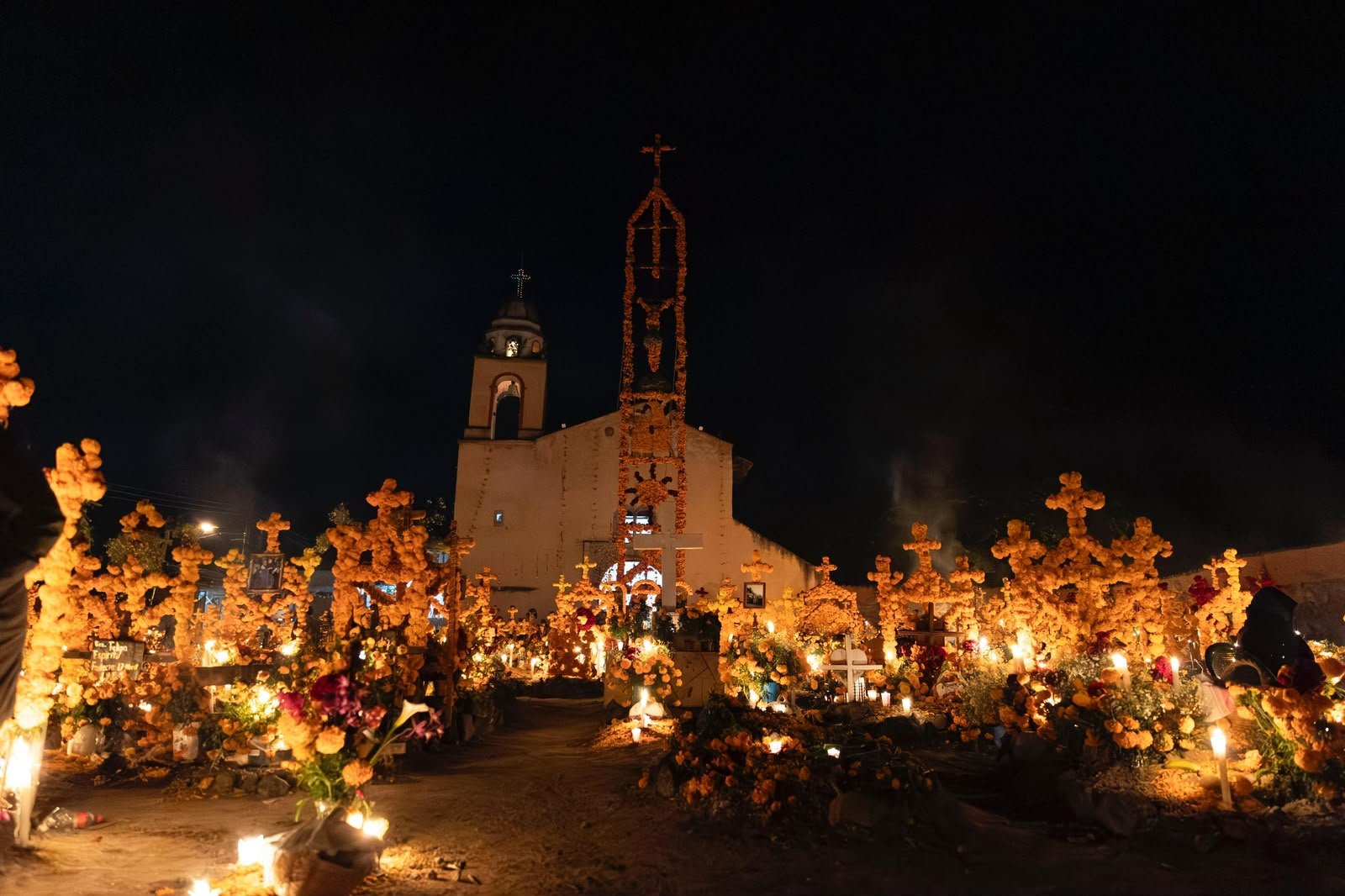 Desfiles, ferias y altares, prepárate para vivir la Noche de Muertos en Michoacán