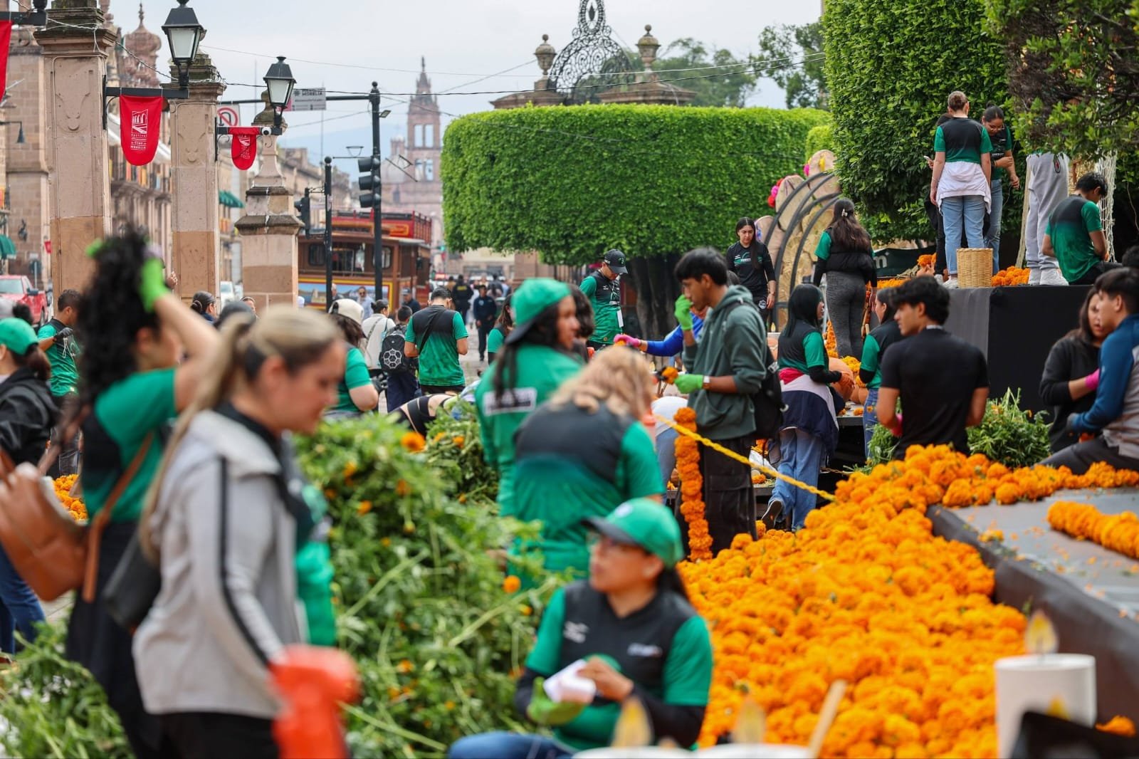 Gobierno de Morelia, escuelas y grupos sociales, dan vida a la tradición de Día de Muertos