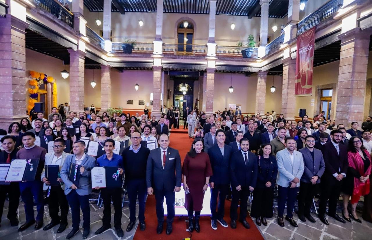 Congreso del Estado reconoce el aporte a la sociedad de las juventudes michoacanas