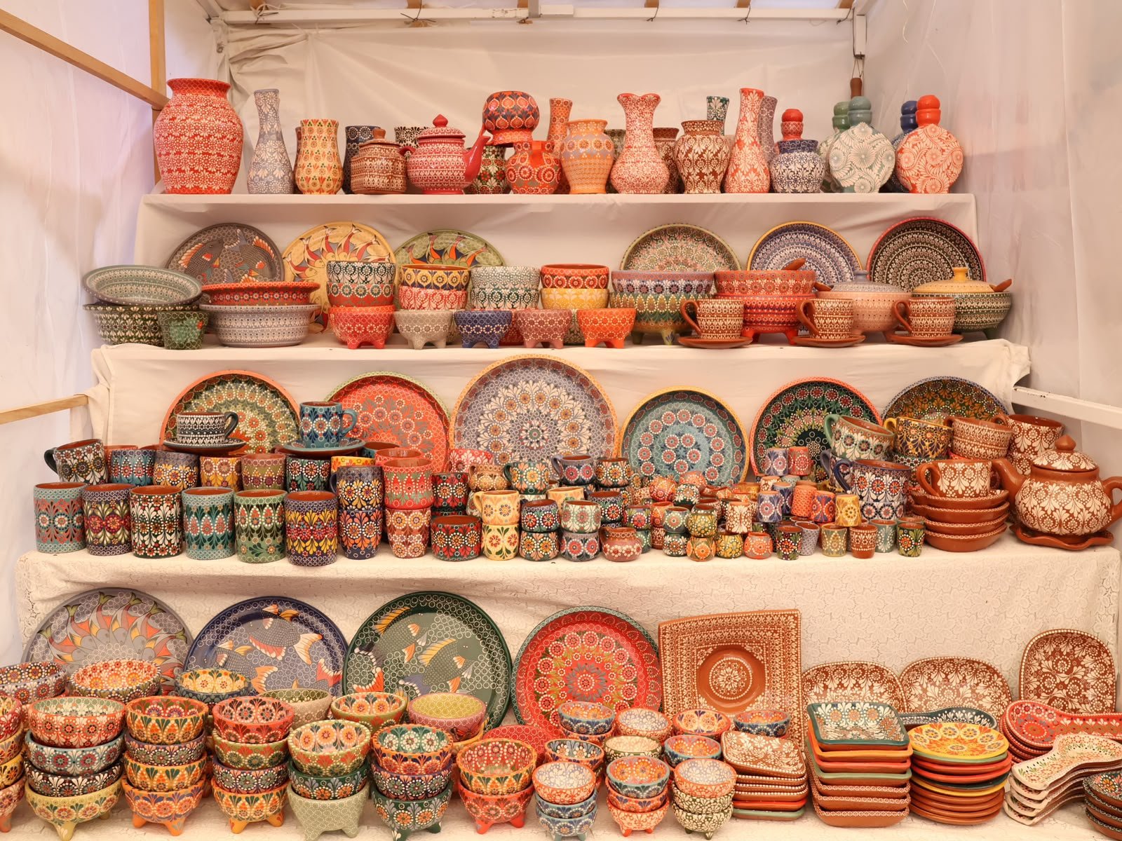 Vive la Noche de Muertos en los tianguis artesanales de Pátzcuaro y Capula Vive la Noche de Muertos en los tianguis artesanales de Pátzcuaro y Capula