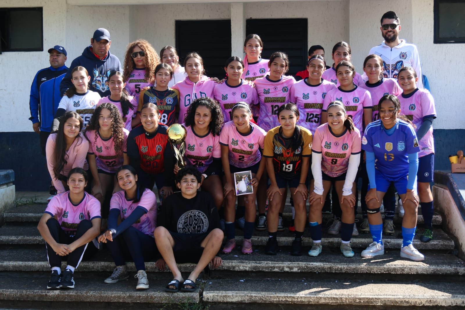Equipo femenil de la UMSNH se corona en el Torneo de Verano de la Liga Municipal Equipo femenil de la UMSNH se corona en el Torneo de Verano de la Liga Municipal